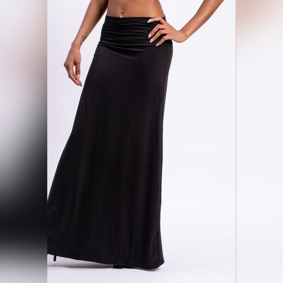 Black Hippy Maxi Skirt - Picture 2 of 2